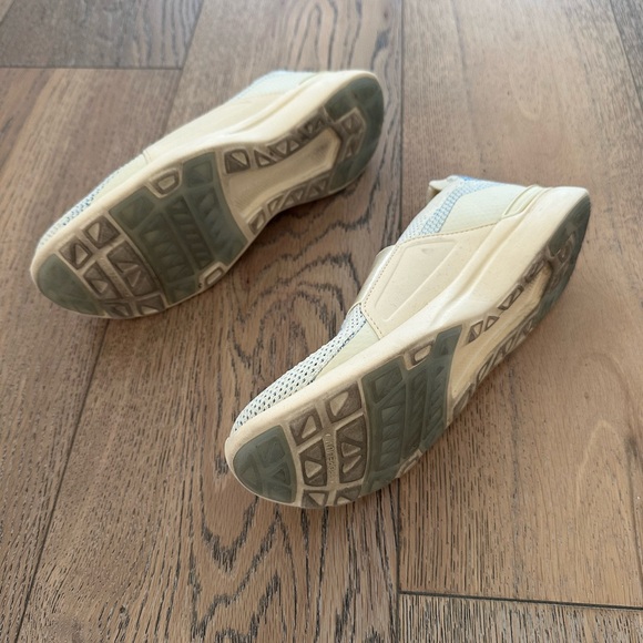 EUC APL techloom bliss sneakers - Picture 6 of 6